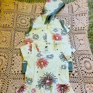 Monica and Andy set 
3T 
Organic Cotton
New w/Tags
Sweatshirt and Shirt